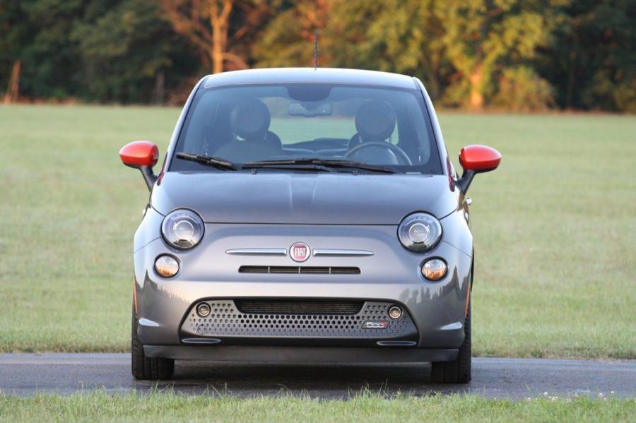  Fiat 500e 2013 года  (фото 136 из 141)